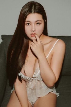 美女跳舞